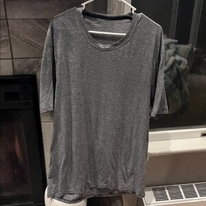 lululemon athletica Heather Gray Short Sleeve Tee